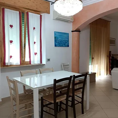 Elegant In Area Apartment Rapallo